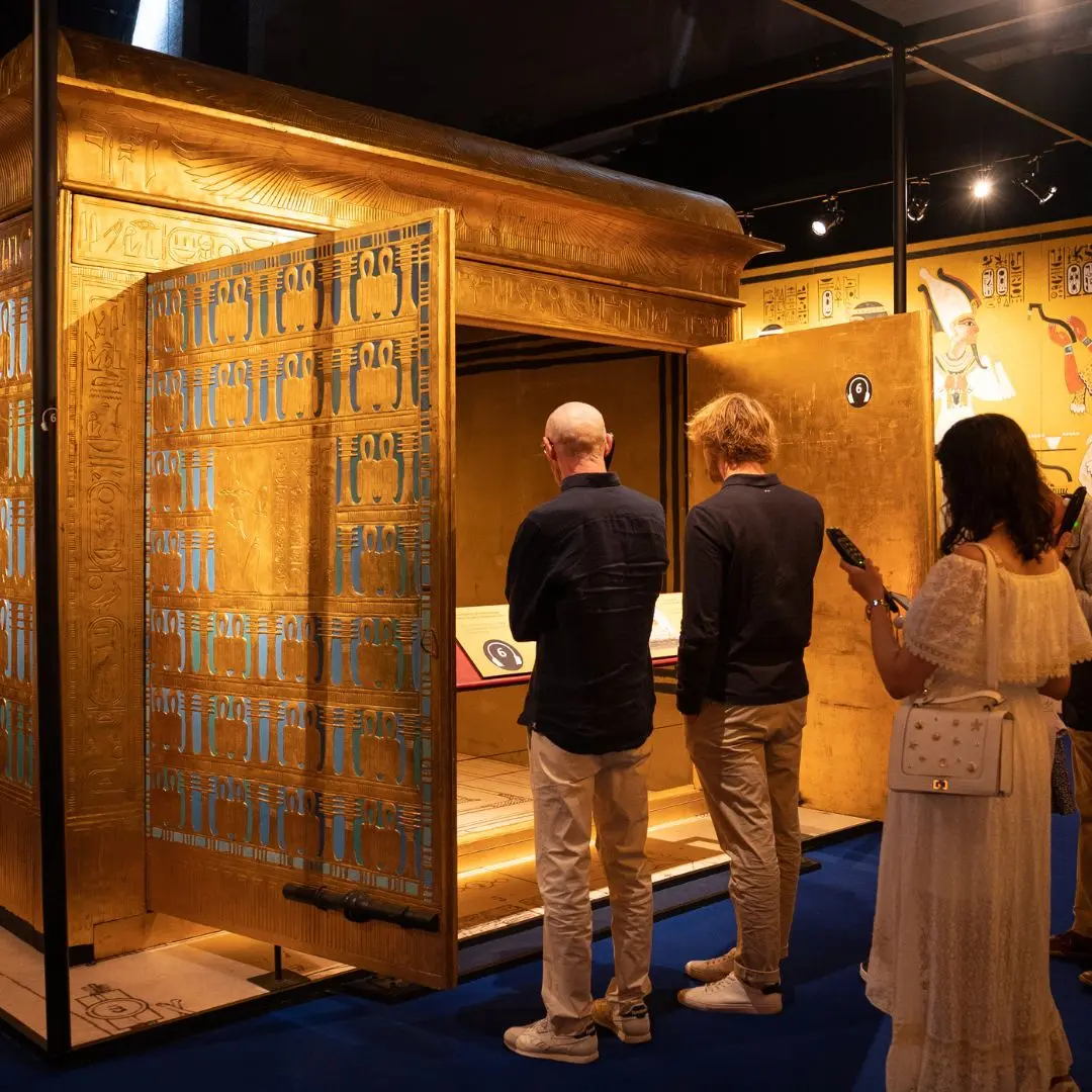 Various visitors knodiscovering the life of King Tutankhamun
